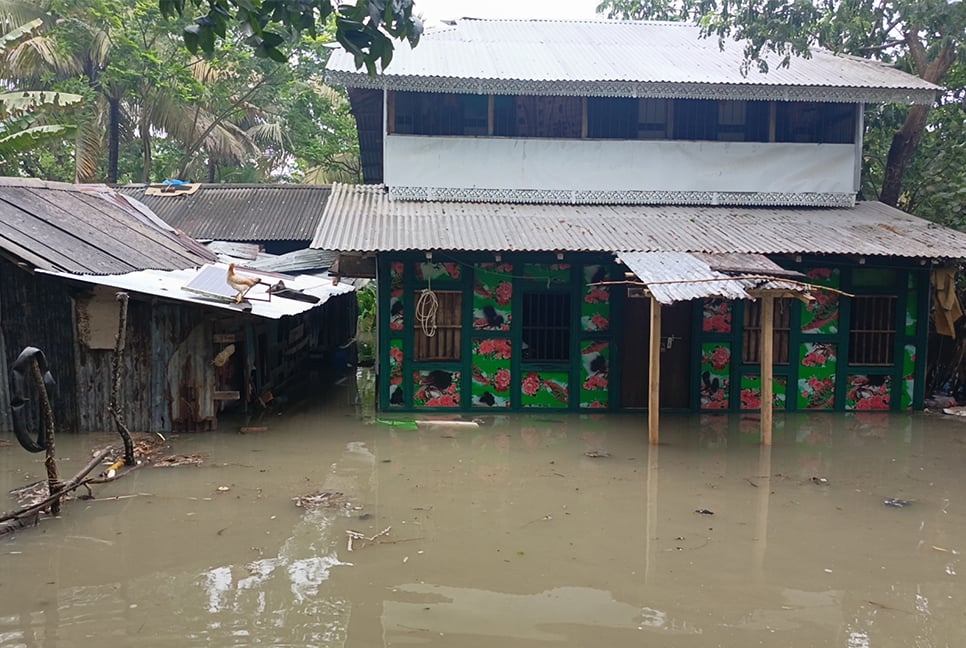 সিলেটে বন্যা পরিস্থিতির অবনতি, নিম্নাঞ্চলে হু হু করে বাড়ছে পানি