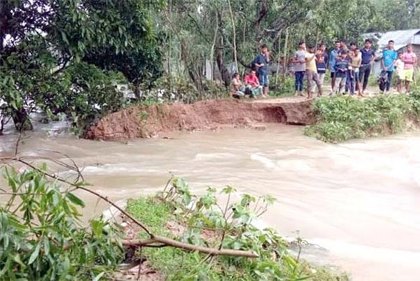 হবিগঞ্জের করাঙ্গী নদীর বাঁধ ভেঙে গ্রাম প্লাবিত