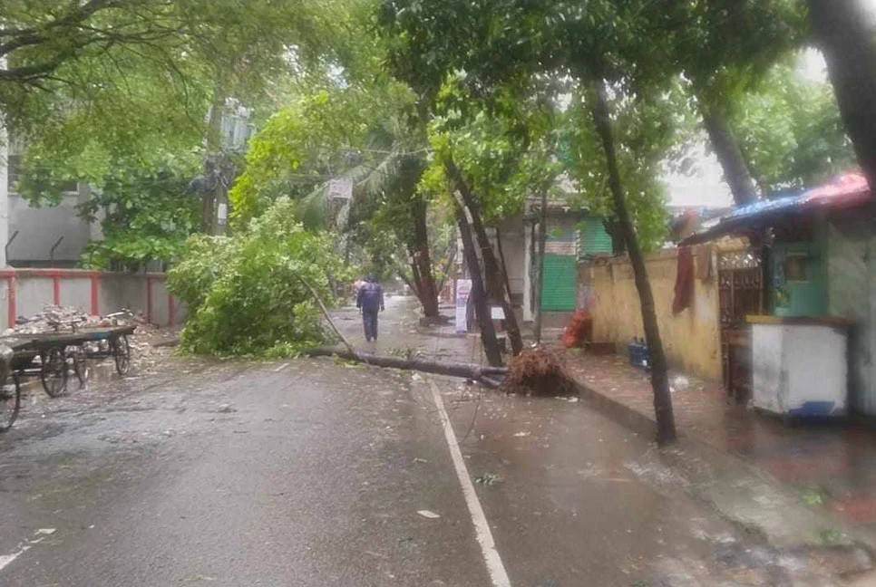 ঘূর্ণিঝড়ের প্রভাবে ঢাকার বাতাসের উন্নতি