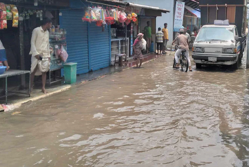 সুরমা নদীর পানি বেড়ে সিলেট নগরে জলাবদ্ধতা