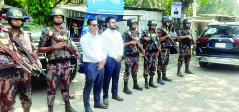 ফরিদপুরে এখনো ‘চাপা উত্তেজনা ও ক্ষোভ’, বিজিবি টহল চলছে